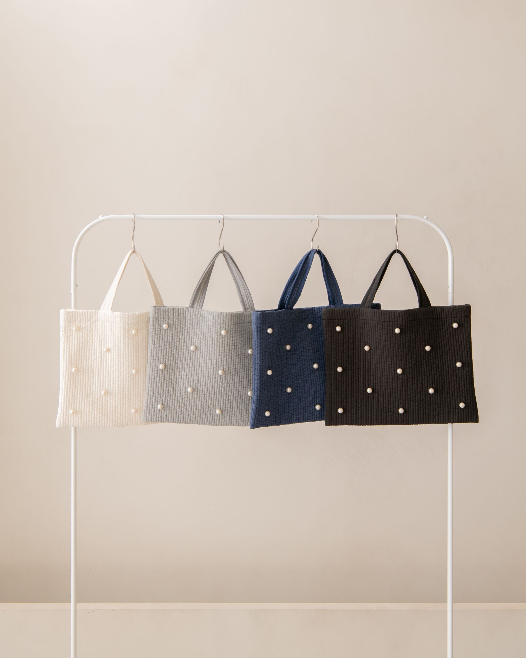 Perle nubi tote bag petit (ﾊﾟｰﾙﾄｰﾄﾌﾟﾃｨ)